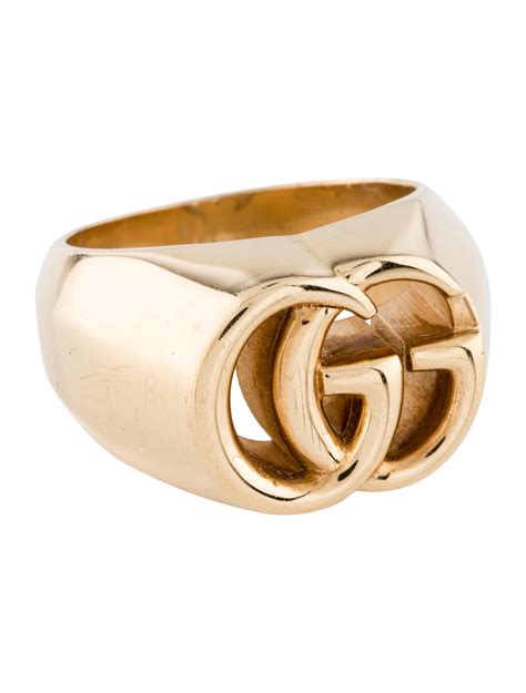 gucci ring womans|gucci signet ring.